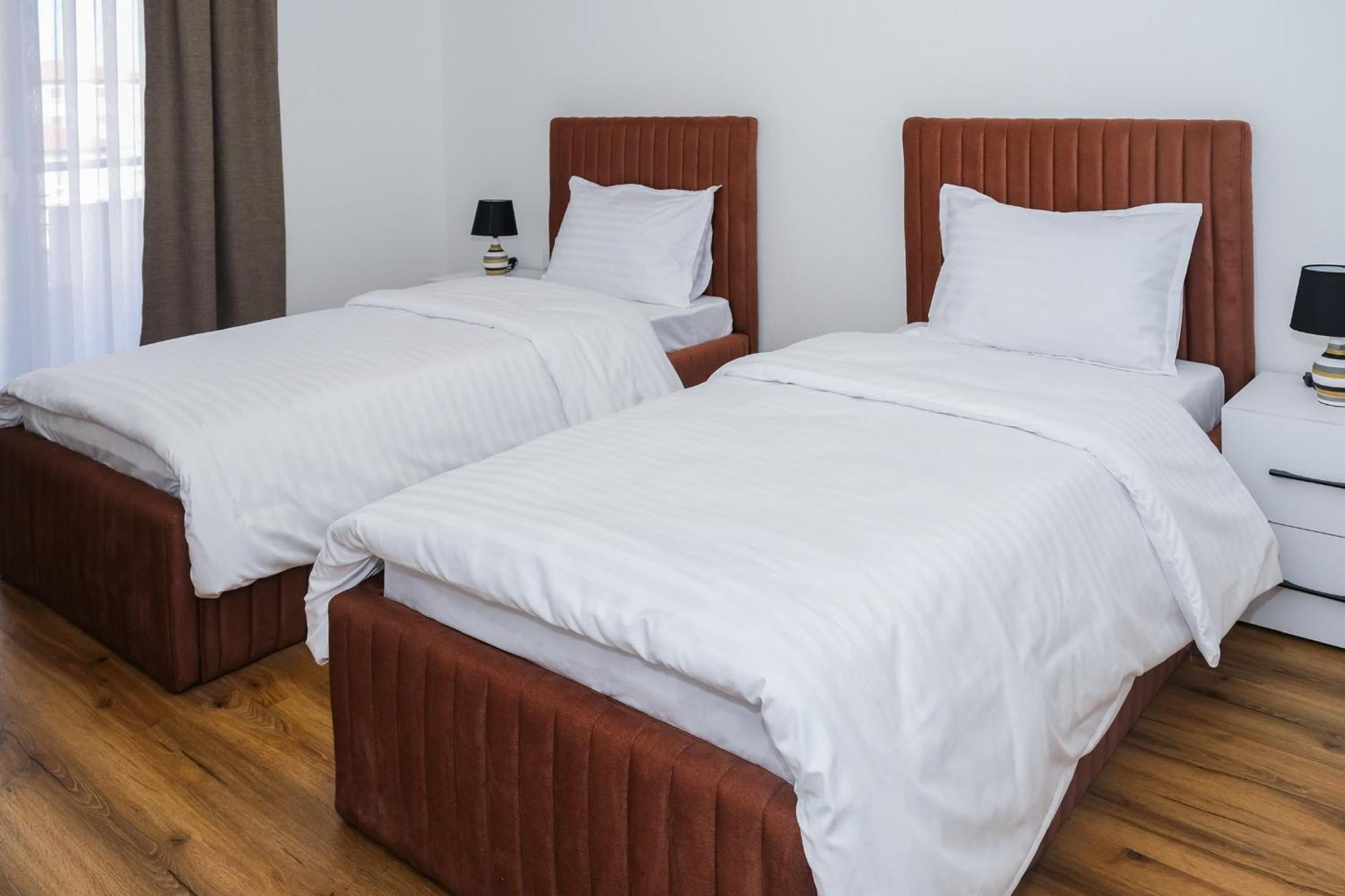 Nest Apartments Gjakova Buitenkant foto