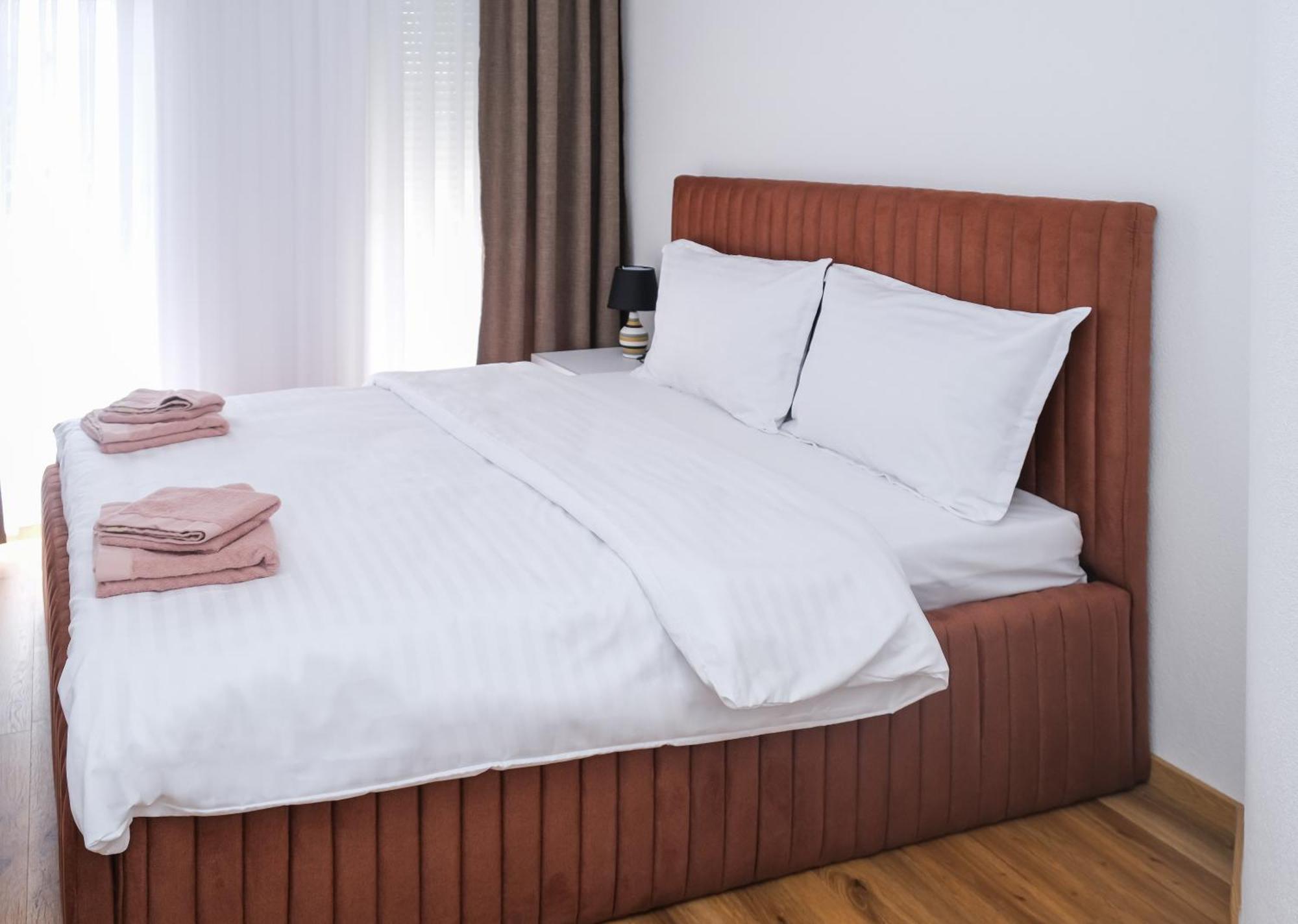 Nest Apartments Gjakova Buitenkant foto