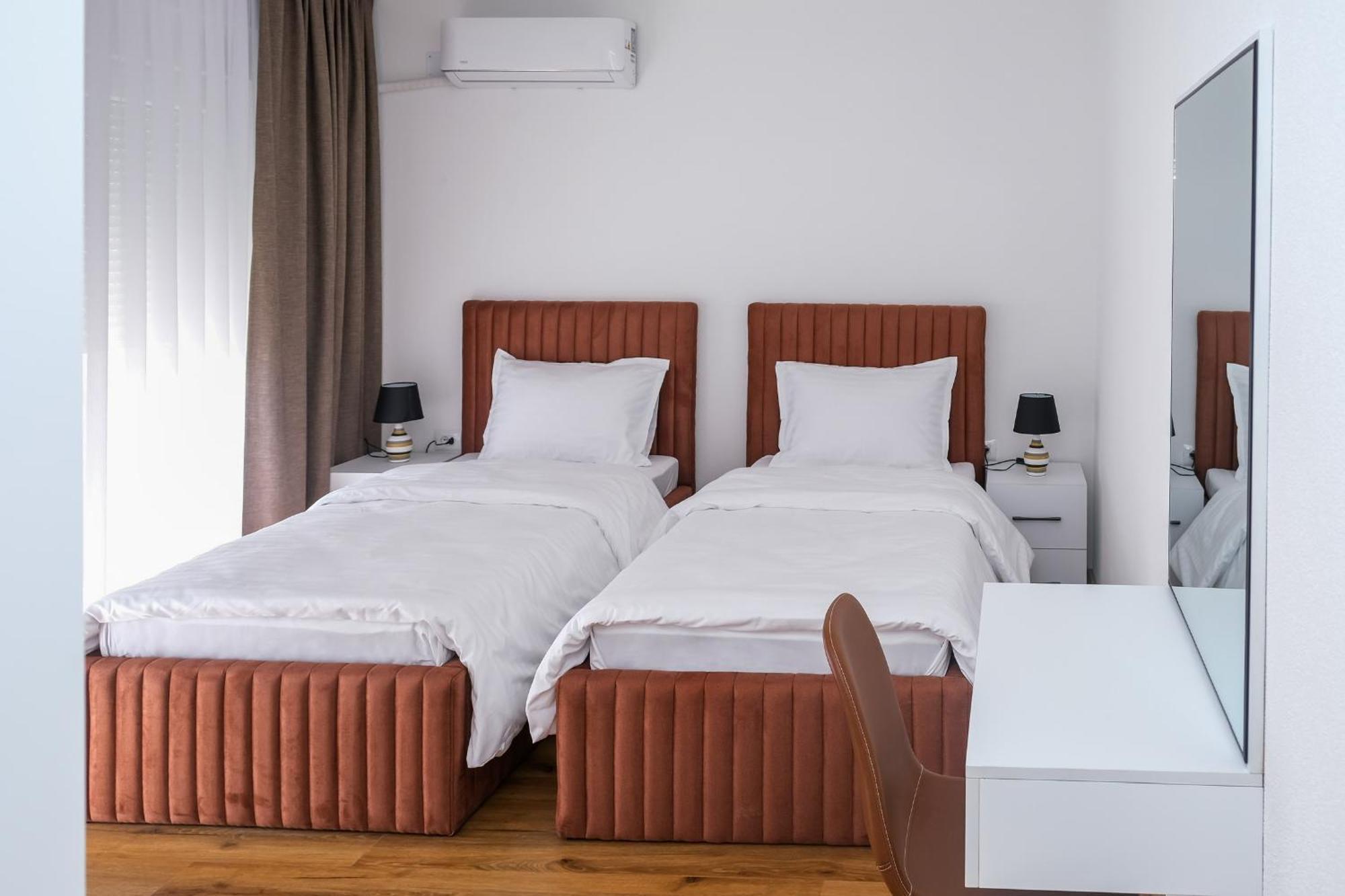 Nest Apartments Gjakova Buitenkant foto