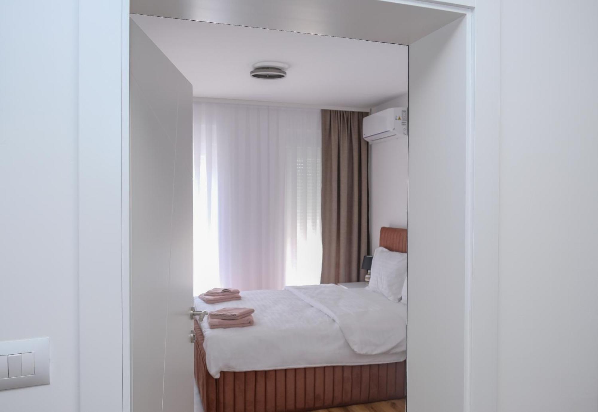 Nest Apartments Gjakova Buitenkant foto