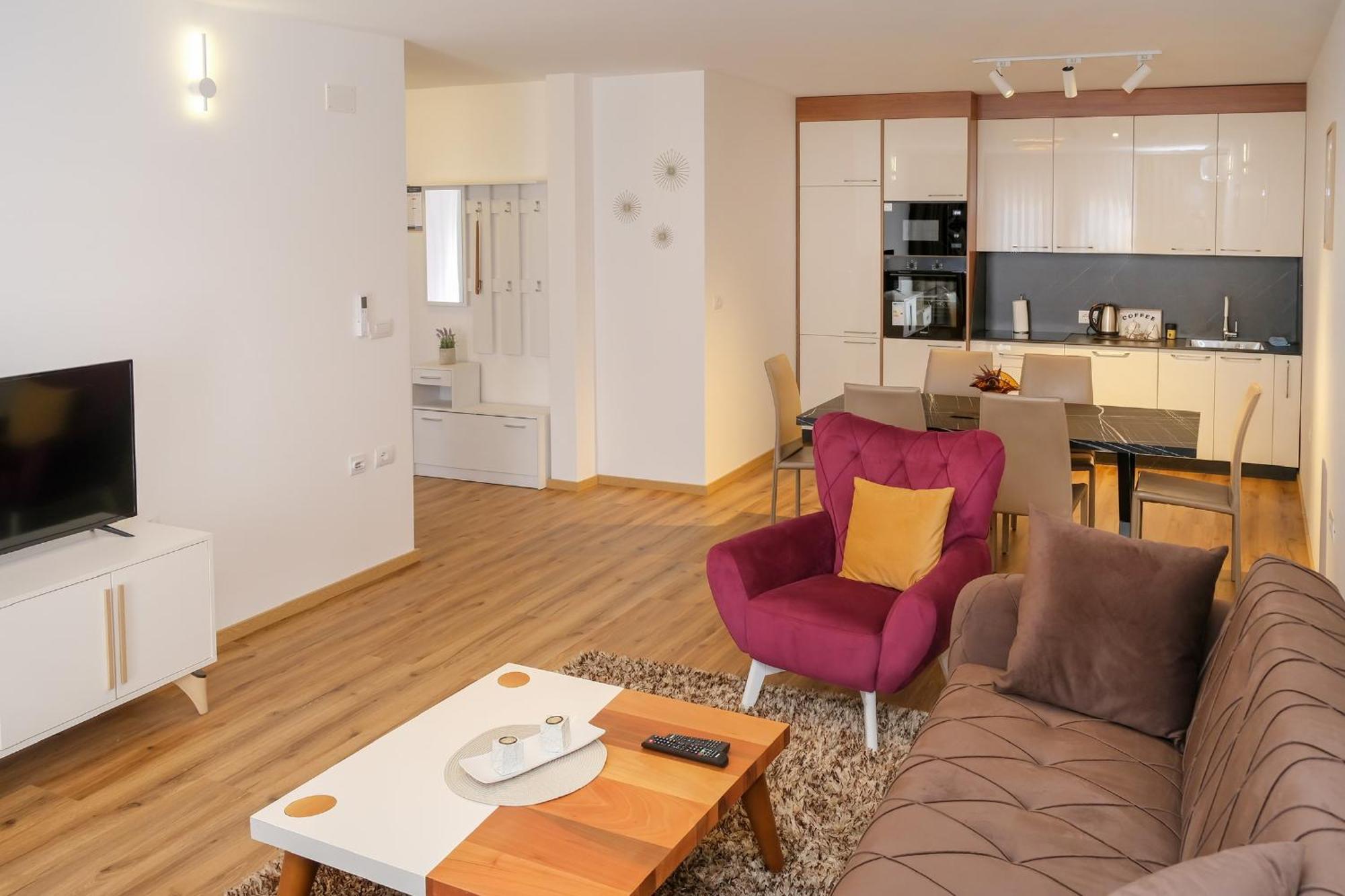 Nest Apartments Gjakova Buitenkant foto